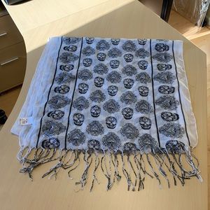 Skull scarf